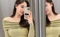 奶头被客人玩的又红又肿